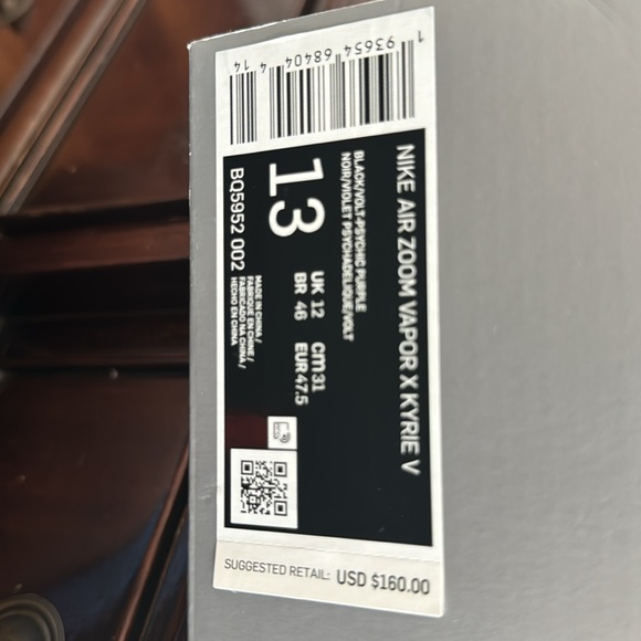 Nike men’s air zoom vapor x kyrie v - Picture 3 of 3